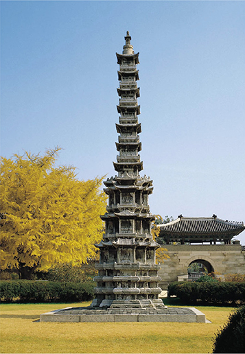 경천사 십층석탑은 국립중앙박물관으로 옮겨지기 전 경복궁 뜰에 놓여있었다2 ⓒ국가문화유산포털