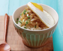양파볶음비빔밥 이미지