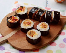 김치볶음김밥 이미지